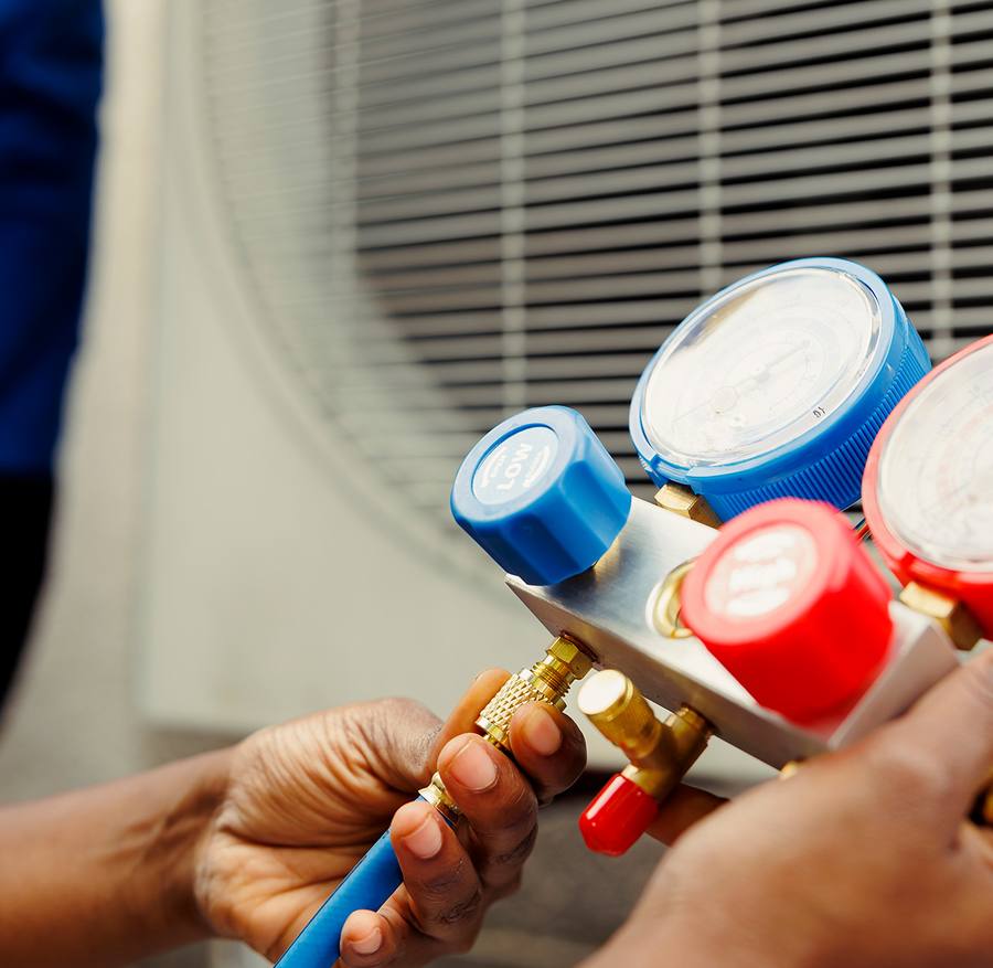 Licensed plumber performing pipe repair in Norwalk, CA