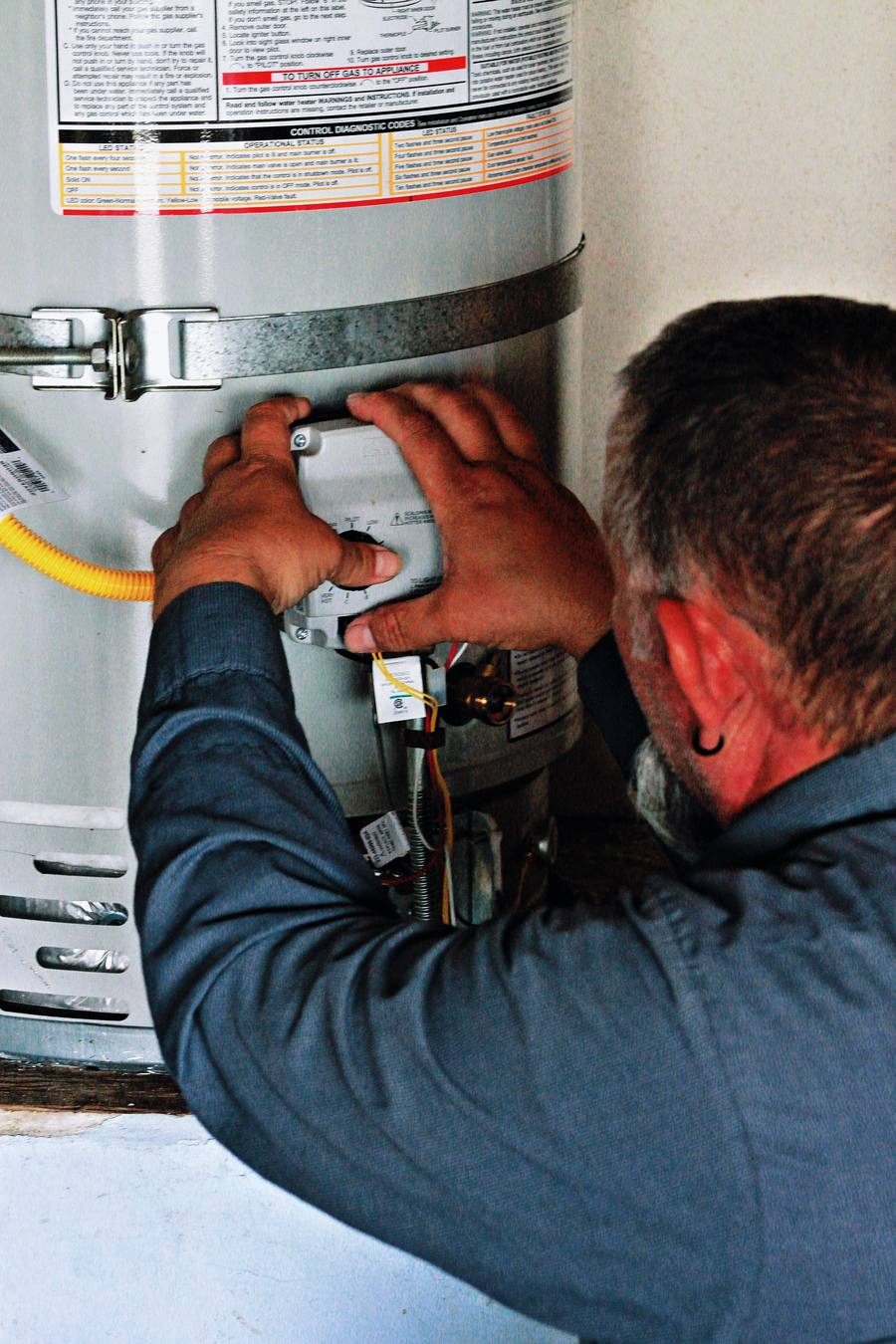 Water heater installation service